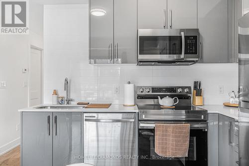 203 - 6065 Mcleod Road, Niagara Falls, ON - Indoor Photo Showing Kitchen With Upgraded Kitchen