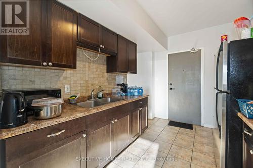 90 - 283 Fairway Road N, Kitchener, ON - Indoor Photo Showing Kitchen With Double Sink