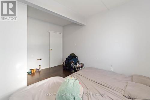 90 - 283 Fairway Road N, Kitchener, ON - Indoor Photo Showing Bedroom