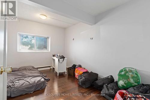 90 - 283 Fairway Road N, Kitchener, ON - Indoor Photo Showing Bedroom