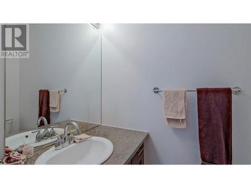 1331 Ellis Street Unit# 204, Kelowna, BC - Indoor Photo Showing Bathroom