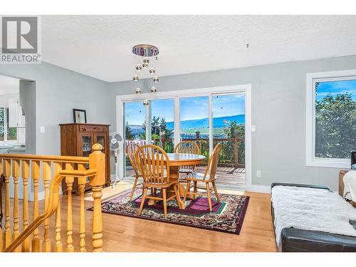 5826 Bartlett Road, Vernon, BC - Indoor Photo Showing Dining Room