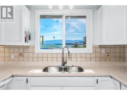 5826 Bartlett Road, Vernon, BC - Indoor Photo Showing Kitchen With Double Sink