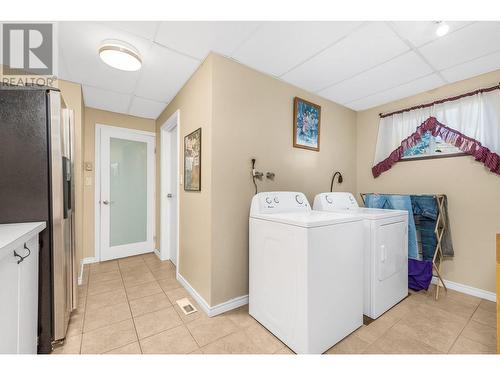 5826 Bartlett Road, Vernon, BC - Indoor Photo Showing Laundry Room