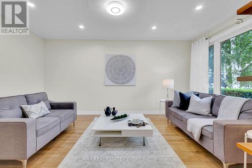 543 Glen Forrest Boulevard, Waterloo, ON - Indoor Photo Showing Living Room