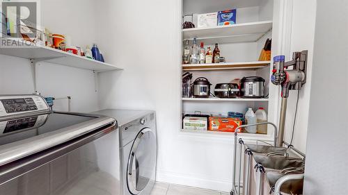 9 Everest Street, Paradise, NL - Indoor Photo Showing Laundry Room