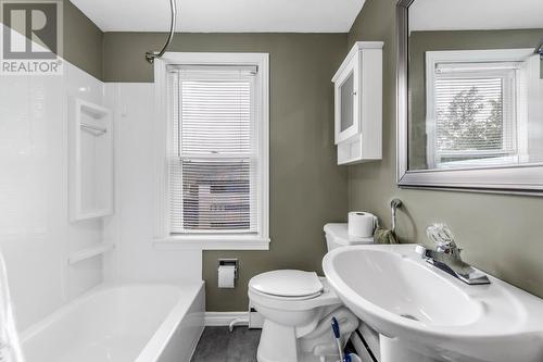 3 Boggy Hall Place, St. John'S, NL - Indoor Photo Showing Bathroom