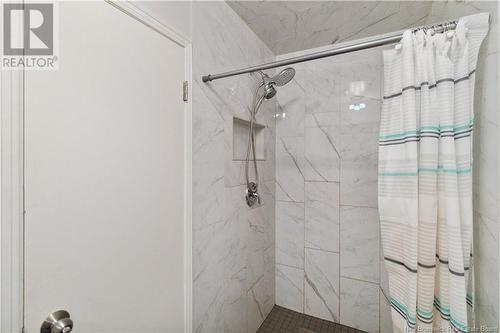 20 Vista Drive, Moncton, NB - Indoor Photo Showing Bathroom