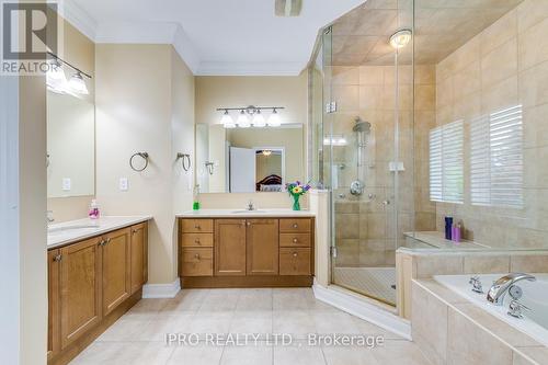 2360 Lyndhurst Drive, Oakville, ON - Indoor Photo Showing Bathroom