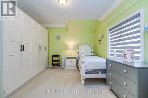 2360 Lyndhurst Drive, Oakville (Iroquois Ridge North), ON - Indoor Photo Showing Bedroom