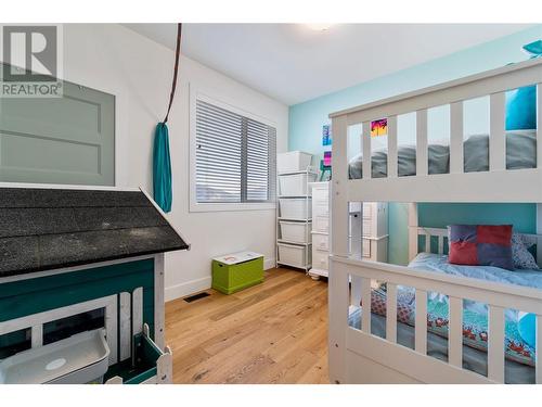 1080 17 Avenue Se, Salmon Arm, BC - Indoor Photo Showing Bedroom