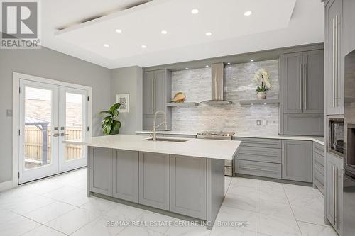 567 Sanderson Crescent, Milton, ON - Indoor Photo Showing Kitchen With Upgraded Kitchen