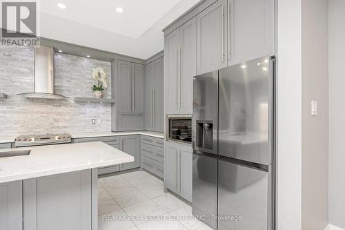 567 Sanderson Crescent, Milton, ON - Indoor Photo Showing Kitchen