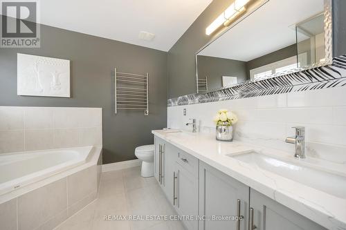 567 Sanderson Crescent, Milton, ON - Indoor Photo Showing Bathroom