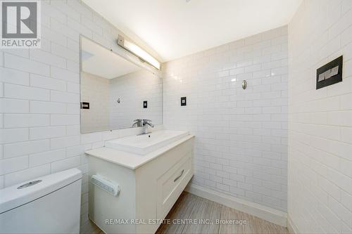 567 Sanderson Crescent, Milton, ON - Indoor Photo Showing Bathroom