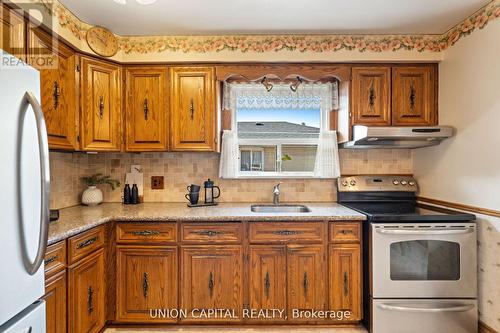 67 Wye Valley Road, Toronto (Dorset Park), ON - Indoor Photo Showing Kitchen