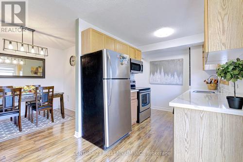 10 - 235 Bronte Street S, Milton (Bronte Meadows), ON - Indoor Photo Showing Kitchen