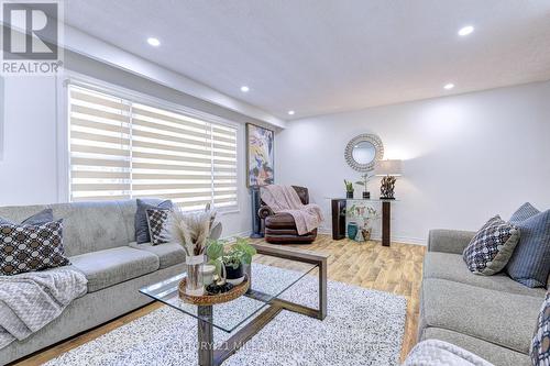 10 - 235 Bronte Street S, Milton (Bronte Meadows), ON - Indoor Photo Showing Living Room