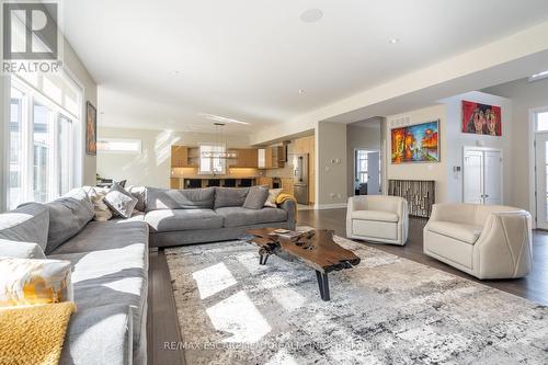 78 Hickory Avenue, Niagara-On-The-Lake, ON - Indoor Photo Showing Living Room