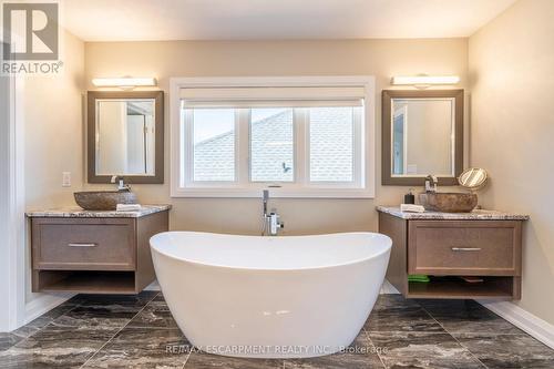 78 Hickory Avenue, Niagara-On-The-Lake, ON - Indoor Photo Showing Bathroom