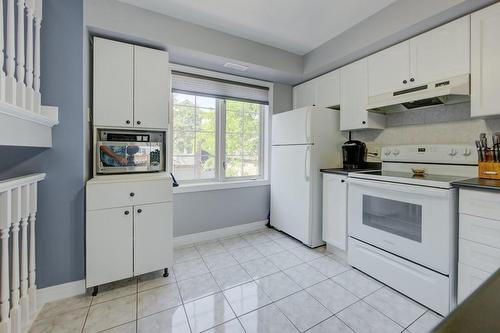 4045 Upper Middle Road|Unit #38, Burlington, ON - Indoor Photo Showing Kitchen