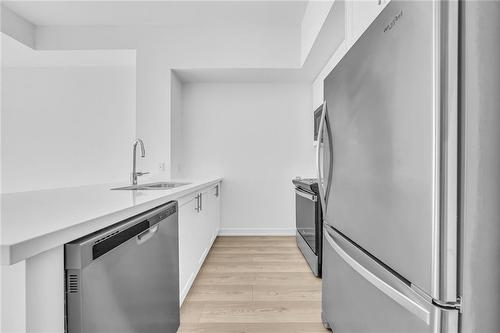 450 Dundas Street E|Unit #1213, Hamilton, ON - Indoor Photo Showing Kitchen With Double Sink