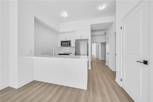 450 Dundas Street E|Unit #1213, Hamilton, ON - Indoor Photo Showing Kitchen