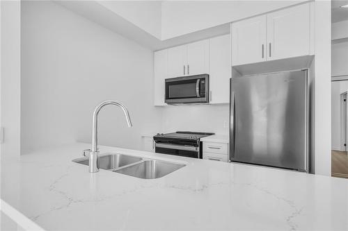 450 Dundas Street E|Unit #1213, Hamilton, ON - Indoor Photo Showing Kitchen With Double Sink With Upgraded Kitchen