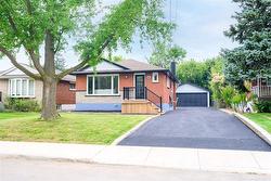 64 Viceroy Court  Hamilton, ON L9A 3Y4