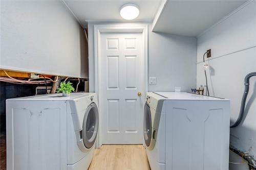 2 Lesgay Cres Crescent, Toronto, ON - Indoor Photo Showing Laundry Room