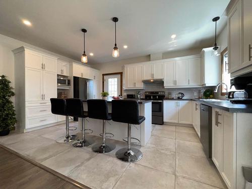 Cuisine - 255 Ch. Paquette, Mont-Tremblant, QC - Indoor Photo Showing Kitchen With Upgraded Kitchen