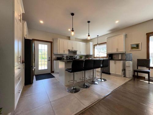 Cuisine - 255 Ch. Paquette, Mont-Tremblant, QC - Indoor Photo Showing Kitchen