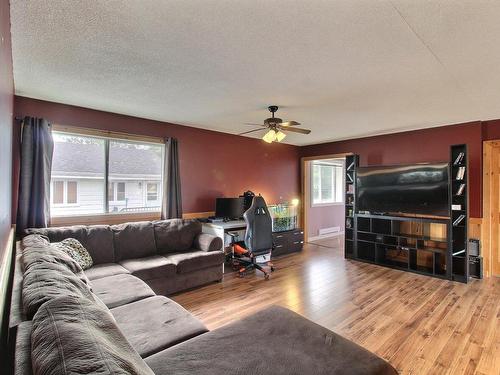 Family room - 28 Rue Marchand, Val-D'Or, QC - Indoor Photo Showing Living Room