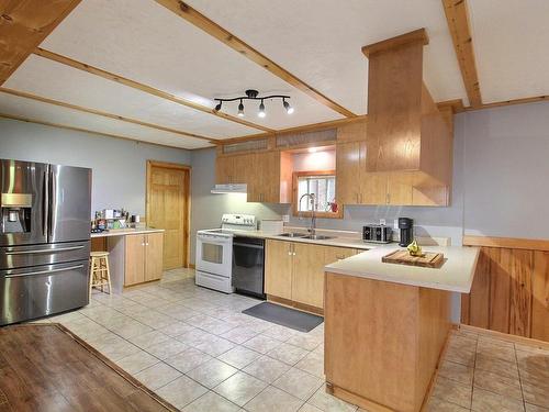 Kitchen - 28 Rue Marchand, Val-D'Or, QC - Indoor Photo Showing Kitchen With Double Sink