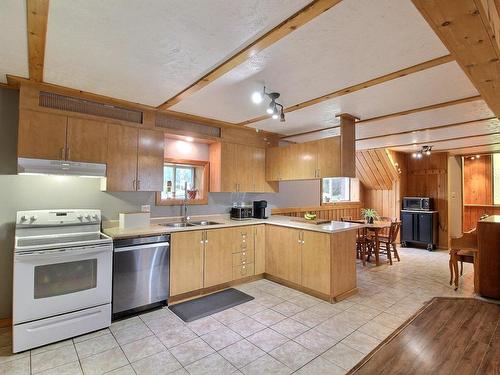 Overall view - 28 Rue Marchand, Val-D'Or, QC - Indoor Photo Showing Kitchen With Double Sink