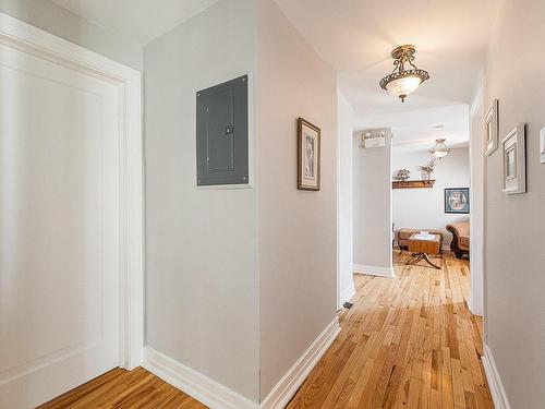 Passageway - 512 Rue Principale, Cowansville, QC 