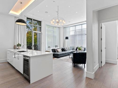 Kitchen - 103-215 Av. Redfern, Westmount, QC - Indoor Photo Showing Other Room