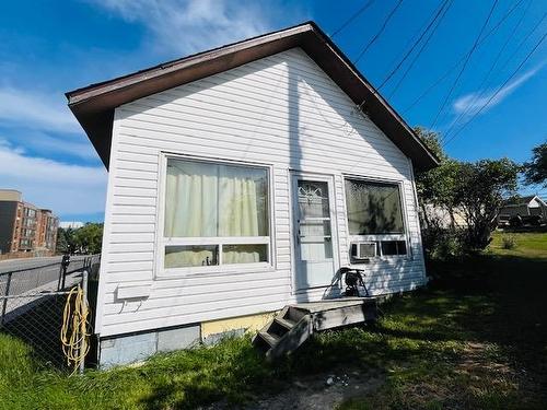 537 Park St, Kenora, ON 