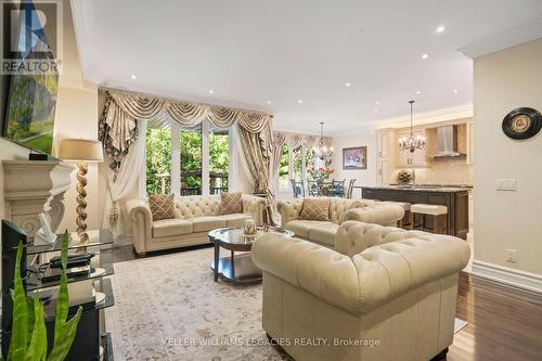 189 Rothbury Road, Richmond Hill (Westbrook), ON - Indoor Photo Showing Living Room