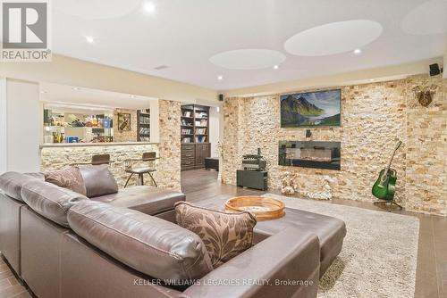 189 Rothbury Road, Richmond Hill, ON - Indoor Photo Showing Living Room With Fireplace