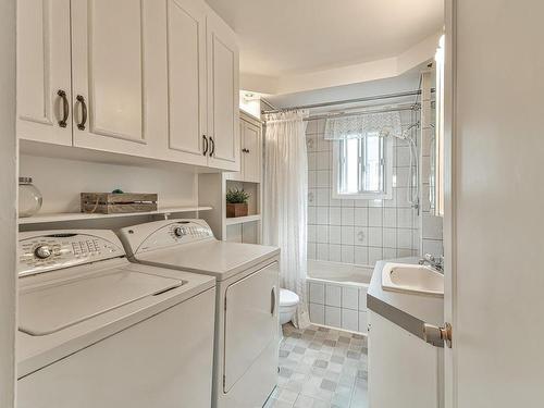 Salle de bains - 751 Rue Latour, Saint-Jérôme, QC - Indoor Photo Showing Laundry Room