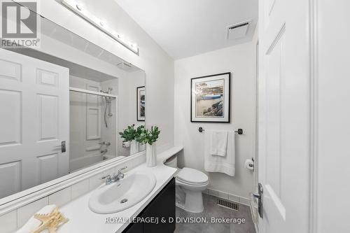 134 Dupont Street, Toronto (Annex), ON - Indoor Photo Showing Bathroom