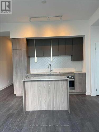 811 - 15 Holmes Avenue, Toronto, ON - Indoor Photo Showing Kitchen