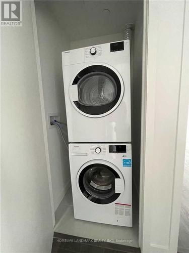 811 - 15 Holmes Avenue, Toronto, ON - Indoor Photo Showing Laundry Room