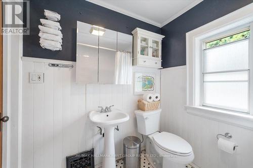 54 Arlington Avenue, Oshawa (O'Neill), ON - Indoor Photo Showing Bathroom