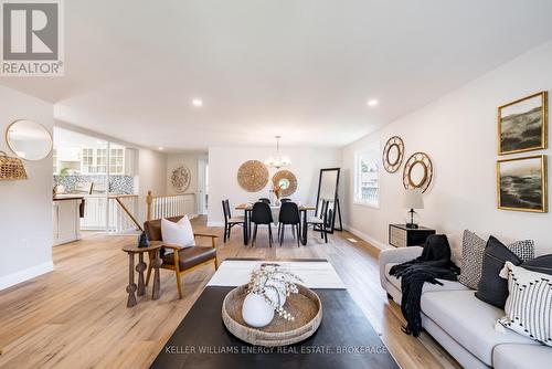 155 Rose Street, Barrie (Wellington), ON - Indoor Photo Showing Living Room