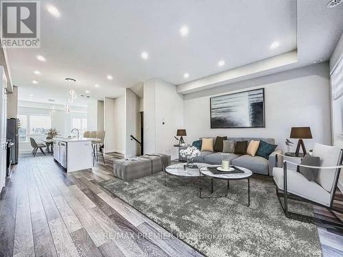 40 Nine Mile Lane, Richmond Hill, ON - Indoor Photo Showing Living Room