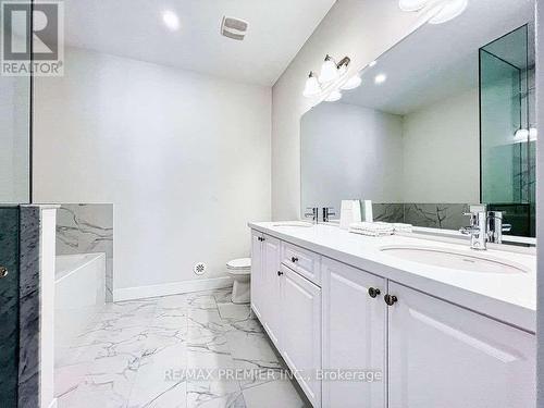 40 Nine Mile Lane, Richmond Hill, ON - Indoor Photo Showing Bathroom