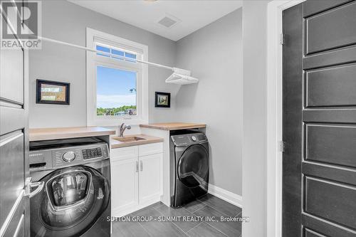 3 Best Court, Oro-Medonte, ON - Indoor Photo Showing Laundry Room