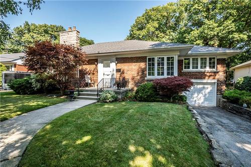 Welcome home to 393 River Side Dr - 393 River Side Drive, Oakville, ON - Outdoor